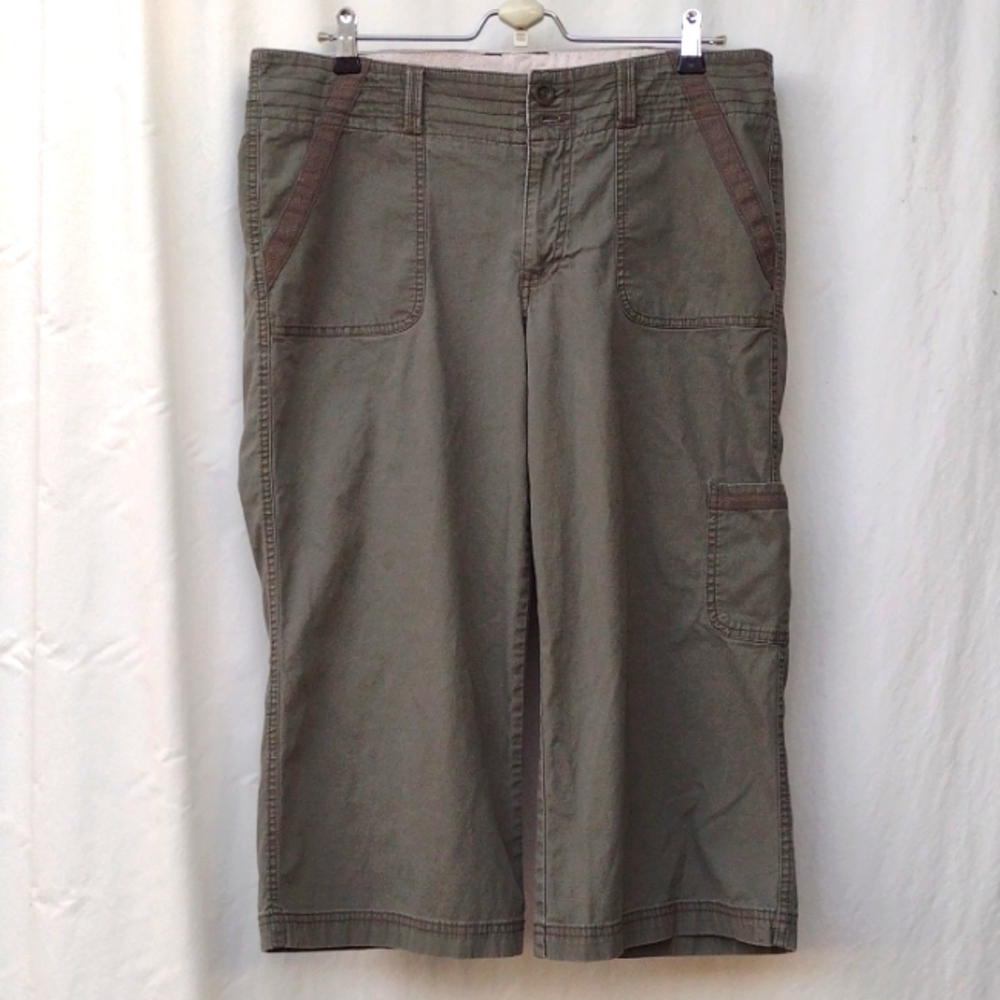 Dockers Sage Green Stretch Capri 12